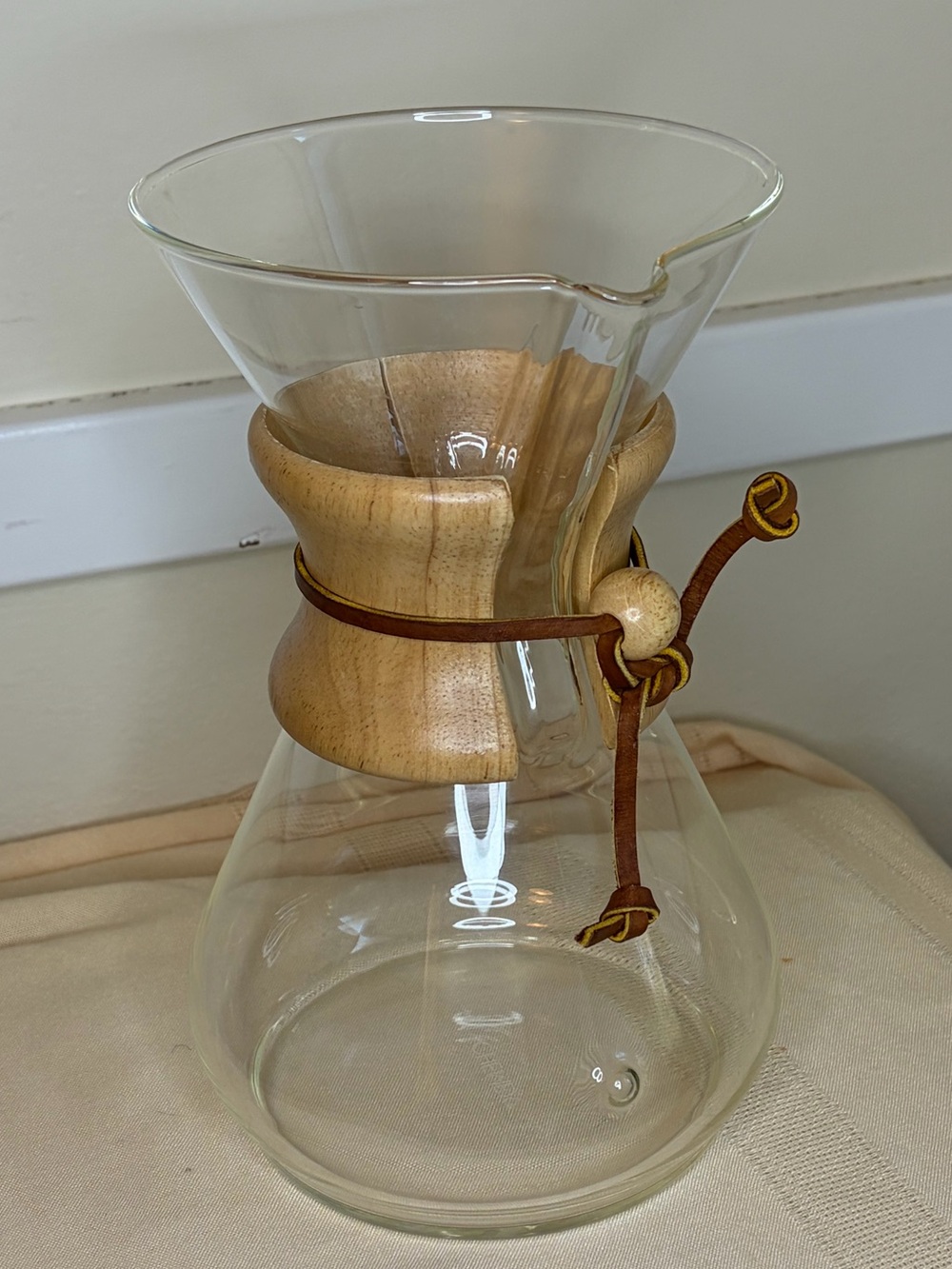 Classic Chemex Glass 8 cup Coffee Maker with Wood Collar in Brown